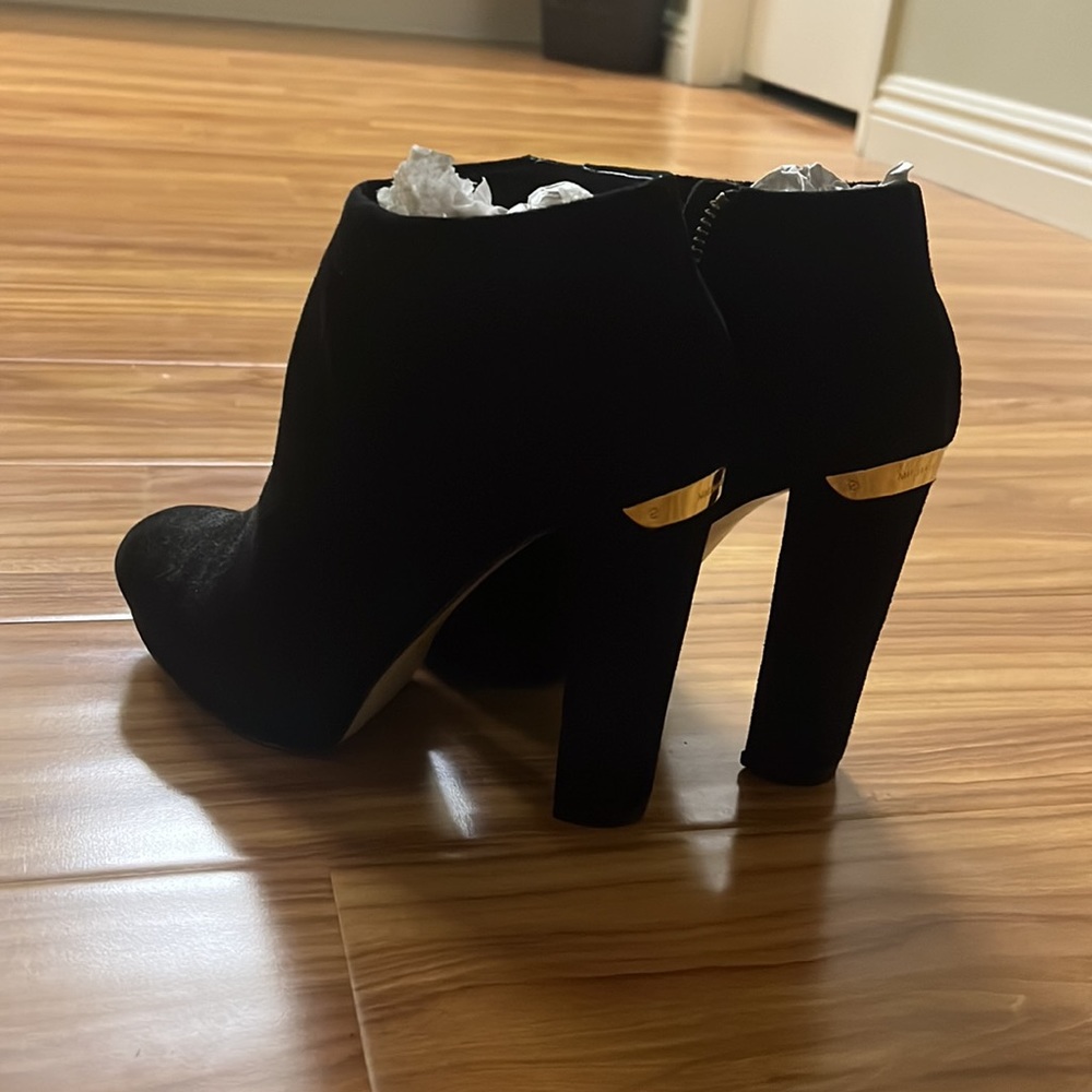 Michael Kors Haven black suede booties Size 5. - Picture 2 of 5